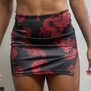 Black dragon pattern skirt